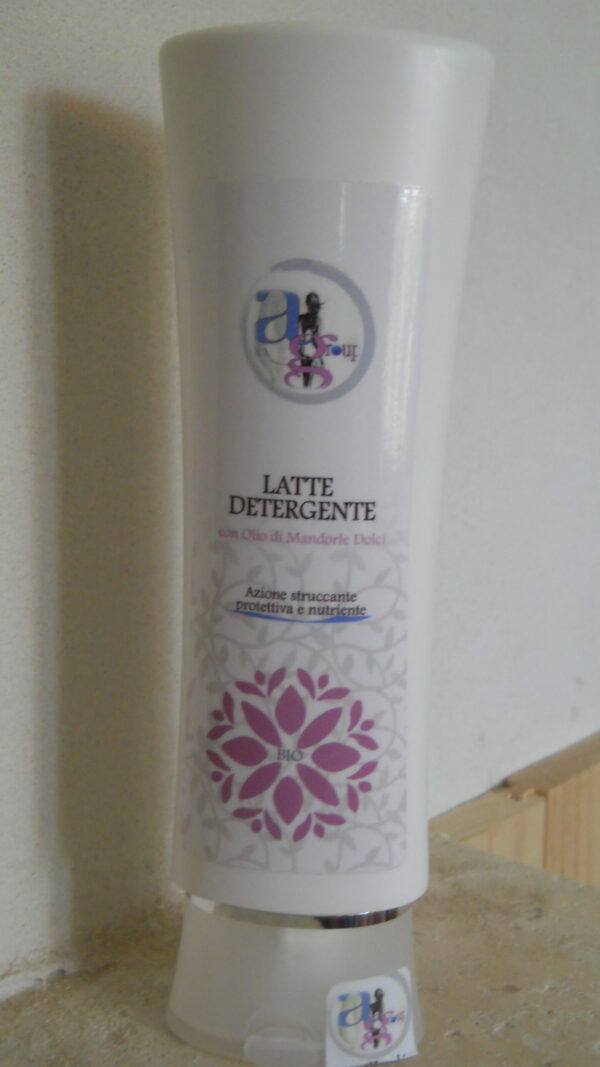 Latte detergente con olio di mandorle dolci-AG Derm