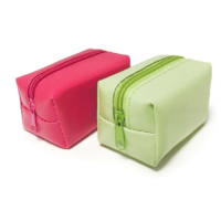 Portamonete con zip 7x4x4 cm.