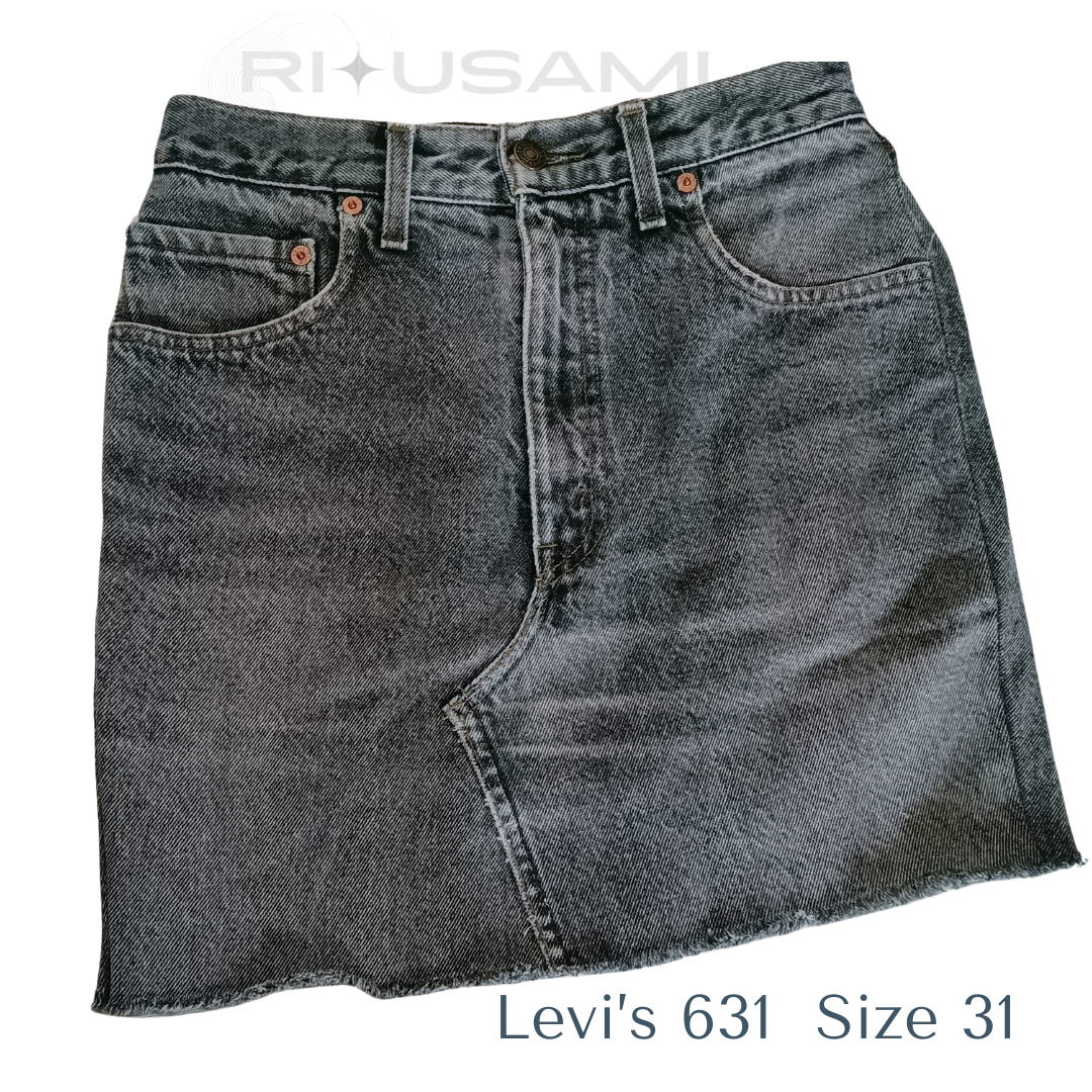 Featured image for “Mini gonna levi's 631 size 31 - usato”