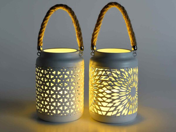 Set 2 lanterne in metallo con candela elettronica e manico in corda