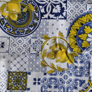 Tovaglia in puro cotone in tela fantasia decori e limoni 6 posti